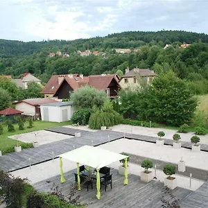 Black & White Hotel